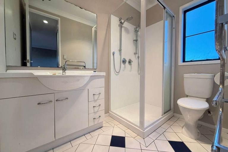 Photo of property in 3/158 Cliff View Drive, Green Bay, Auckland, 0604