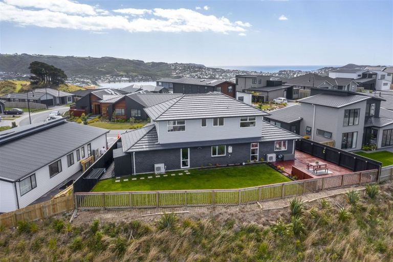 Photo of property in 11 Rotorua Grove, Aotea, Porirua, 5024