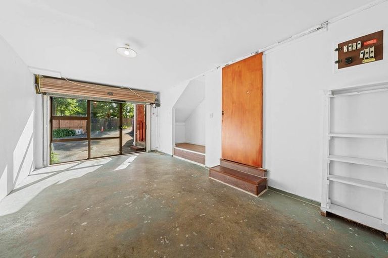 Photo of property in 1/22 Cornelian Crescent, Half Moon Bay, Auckland, 2012