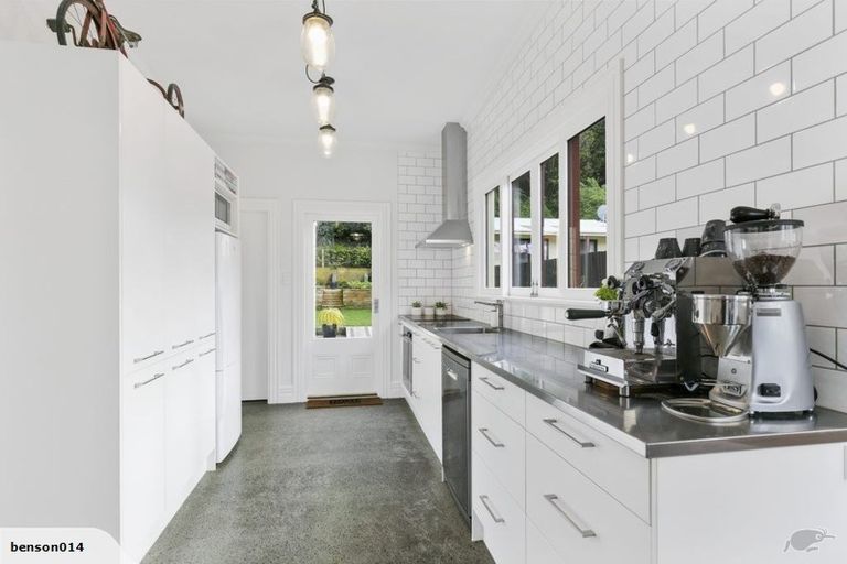 Photo of property in 34 Derwent Street, Island Bay, Wellington, 6023