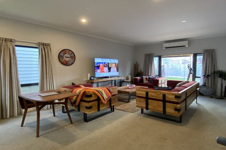 Photo of property in 37 Ipukarea Street, Weymouth, Auckland, 2103