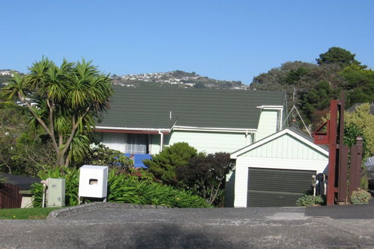 Photo of property in 42 Halswater Drive, Churton Park, Wellington, 6037