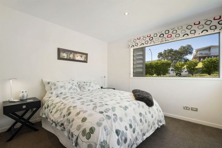 Photo of property in 17 Mayfair Crescent, Mairangi Bay, Auckland, 0630