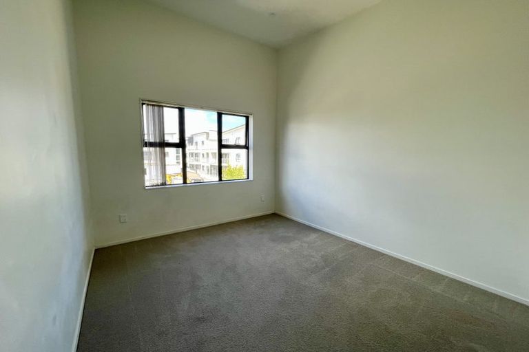 Photo of property in 6b Carlos Drive, Flat Bush, Auckland, 2016