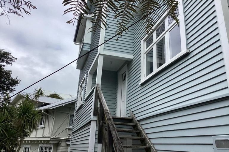 Photo of property in 82 Kelburn Parade, Kelburn, Wellington, 6012