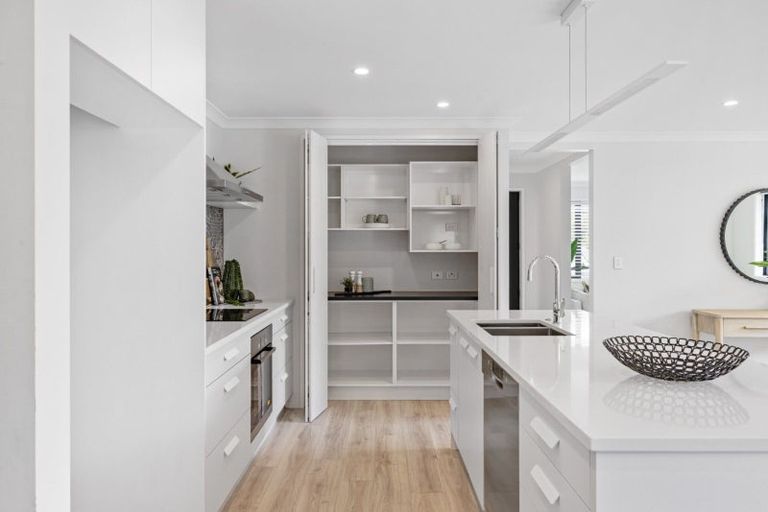 Photo of property in 25 Pakanga Grove, Pyes Pa, Tauranga, 3112