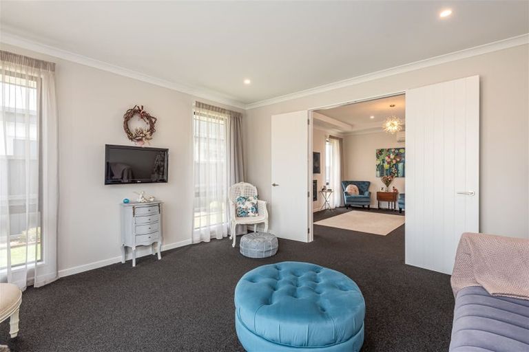 Photo of property in 18 Pistacia Place, Hornby, Christchurch, 8025