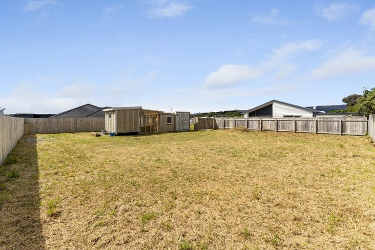Photo of property in 47 Seagrass Place, Otaki Beach, Otaki, 5512