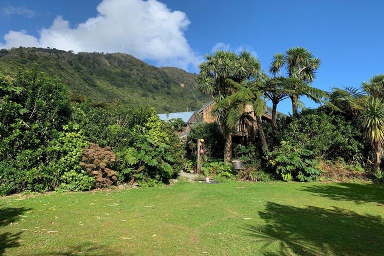 Photo of property in 2 Golden Sands Road, Barrytown, Runanga, 7873