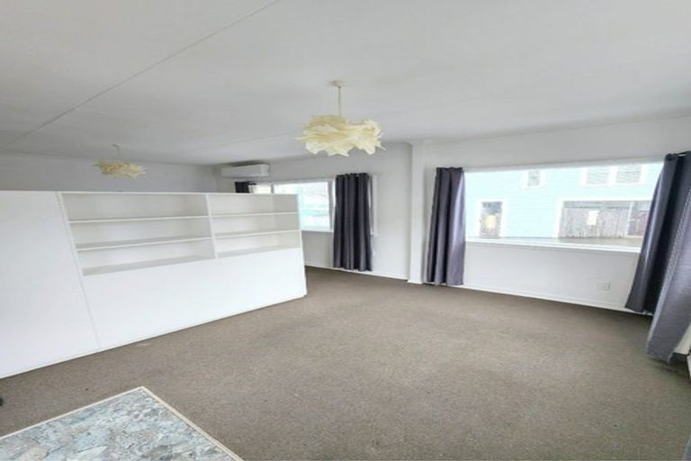 Photo of property in 74 Pirie Street, Mount Victoria, Wellington, 6011