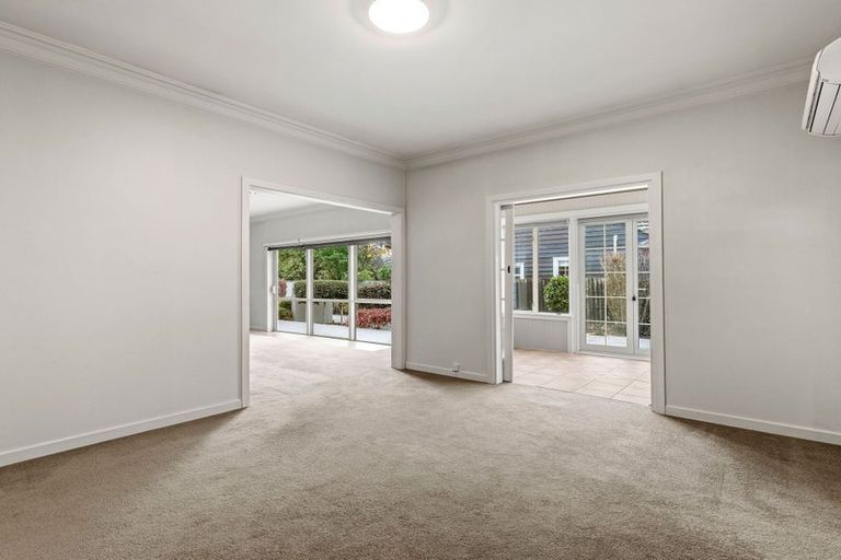 Photo of property in 112 Clyde Road, Ilam, Christchurch, 8041