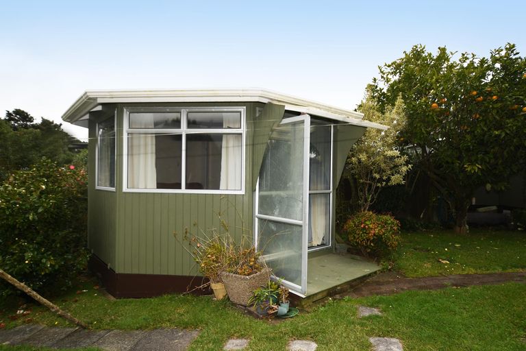 Photo of property in 51 Barrier View Road, Leigh, 0985