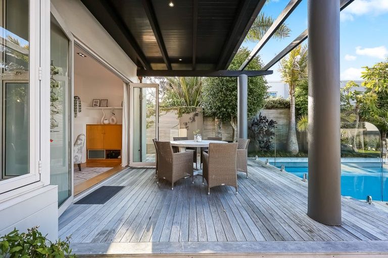 Photo of property in 2/2 Clifton Road, Hauraki, Auckland, 0622