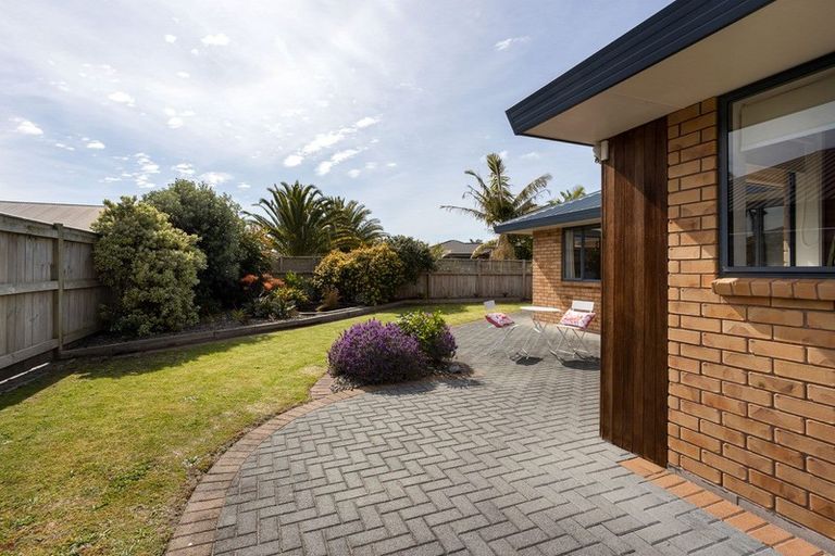 Photo of property in 6 Ohuirehe Road, Coastlands, Whakatane, 3120