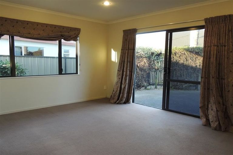 Photo of property in 2 Newbury Place, Taradale, Napier, 4112