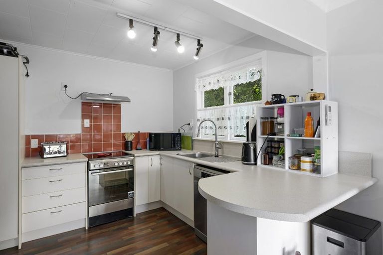 Photo of property in 7 Zeala Grove, Stokes Valley, Lower Hutt, 5019