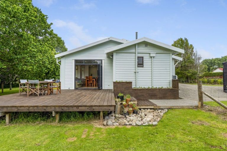 Photo of property in 32 Cambridge Street, Pahiatua, 4910