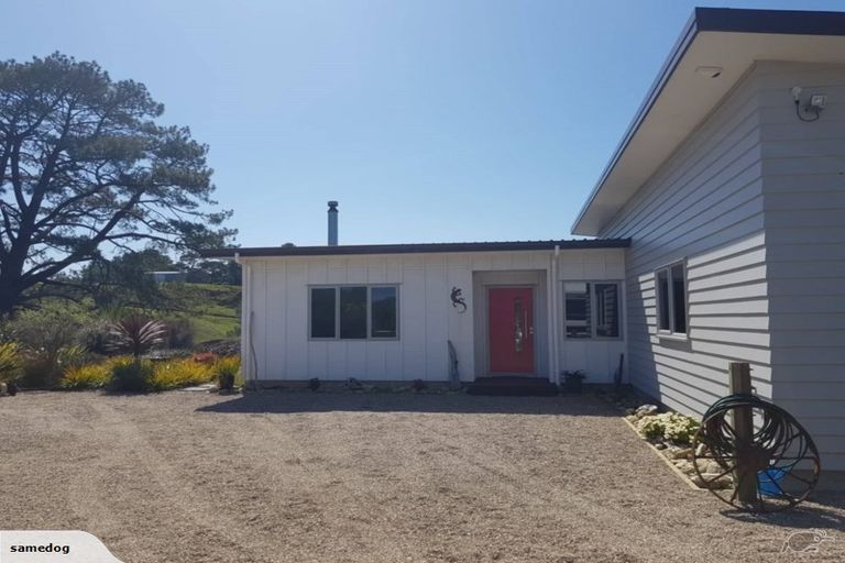 Photo of property in 2940 Awhitu Road, Awhitu, Waiuku, 2684