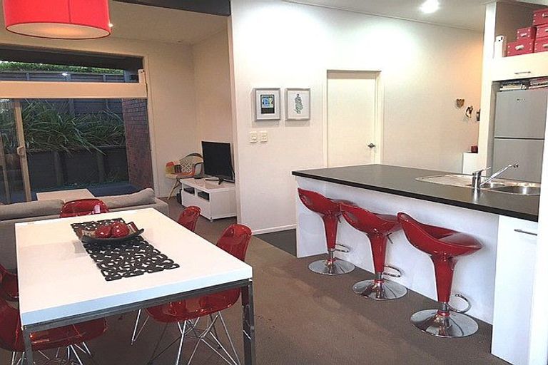 Photo of property in 32 Norcross Avenue, Henderson, Auckland, 0612