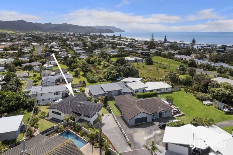 Photo of property in 28 Reo Crescent, Waihi Beach, 3611