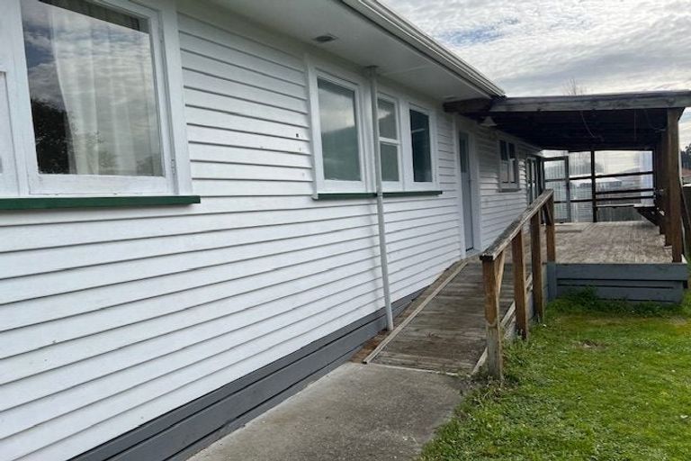 Photo of property in 18a Easton Street, Foxton, 4814