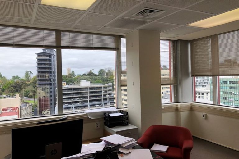 Photo of property in 175 Queen Street, Northcote Point, Auckland, 0627