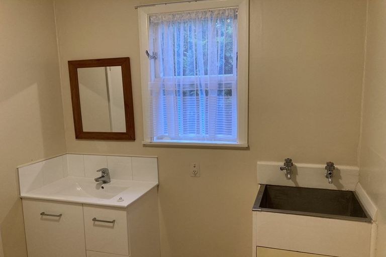 Photo of property in 33 Albert Street, Palmerston North, 4414