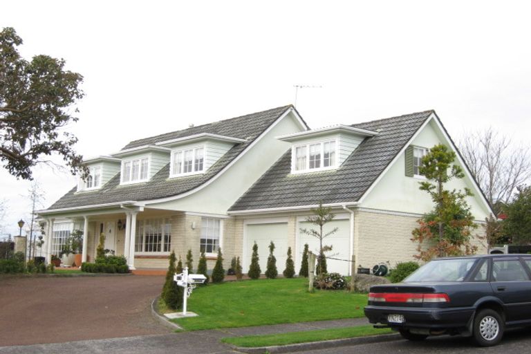 Photo of property in 11 Montana Place, Merrilands, New Plymouth, 4312