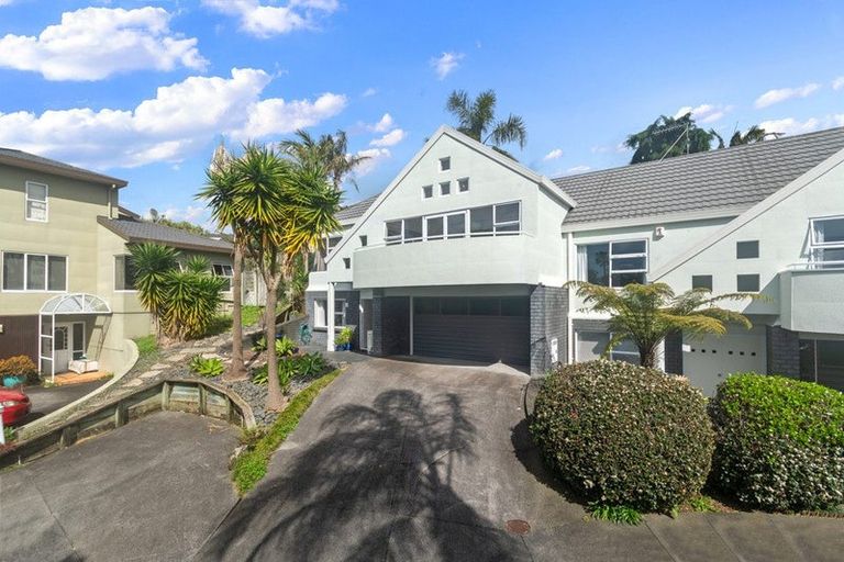 Photo of property in 1/16 Sailfish Drive, West Harbour, Auckland, 0618