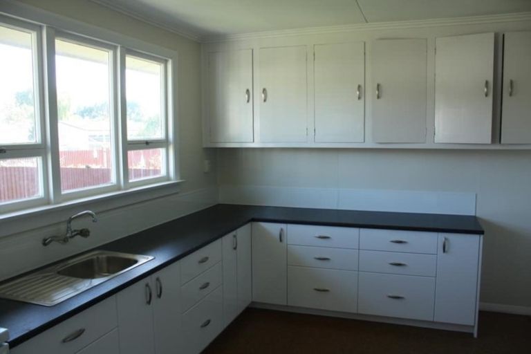 Photo of property in 16 Opie Street, Waimate, 7924