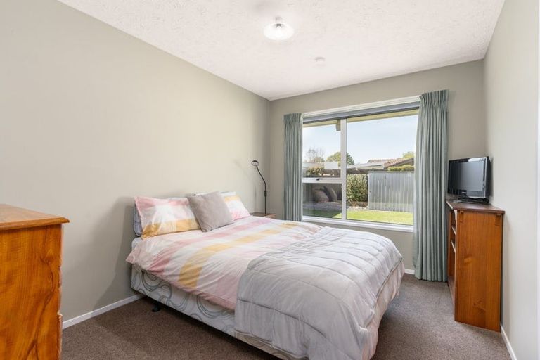 Photo of property in 61 Karnak Crescent, Russley, Christchurch, 8042