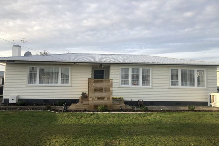 Photo of property in 21 Bledisloe Street, Levin, 5510