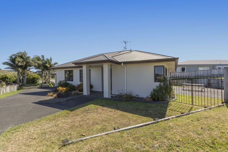 Photo of property in 76 Osprey Drive, Welcome Bay, Tauranga, 3112