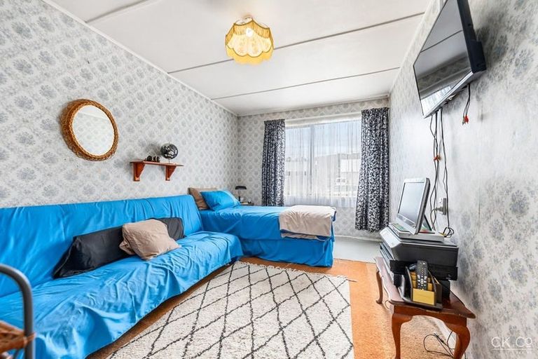 Photo of property in 18 Biddle Crescent, Taita, Lower Hutt, 5011