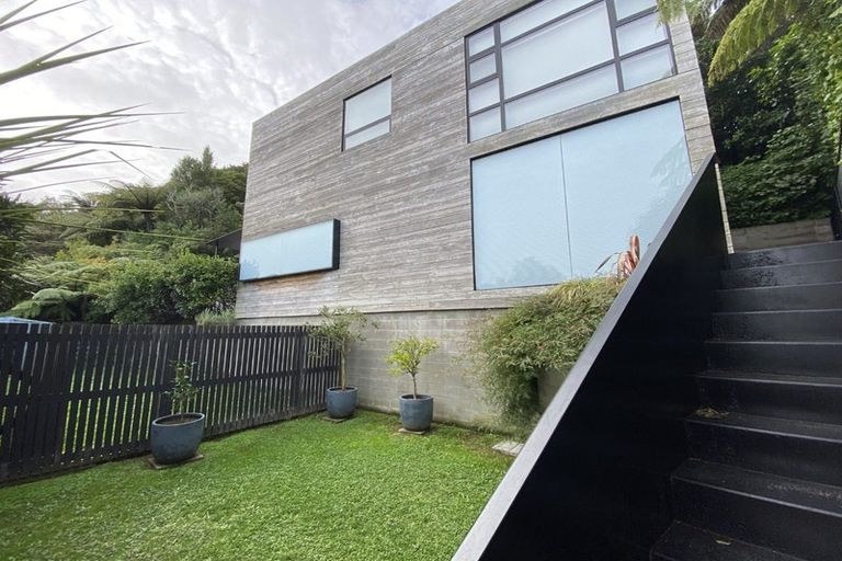 Photo of property in 20a Montgomery Avenue, Karori, Wellington, 6012