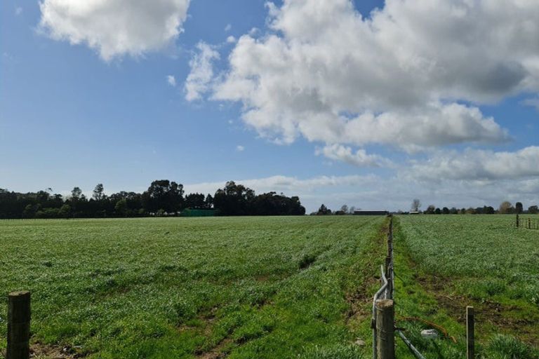 Photo of property in 1205 Devon Road, Bell Block, 4373