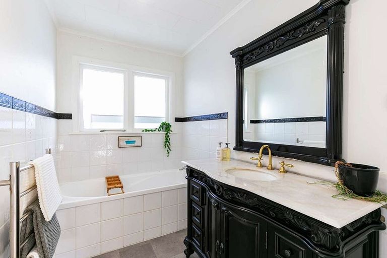 Photo of property in 70 Dominion Park Street, Johnsonville, Wellington, 6037