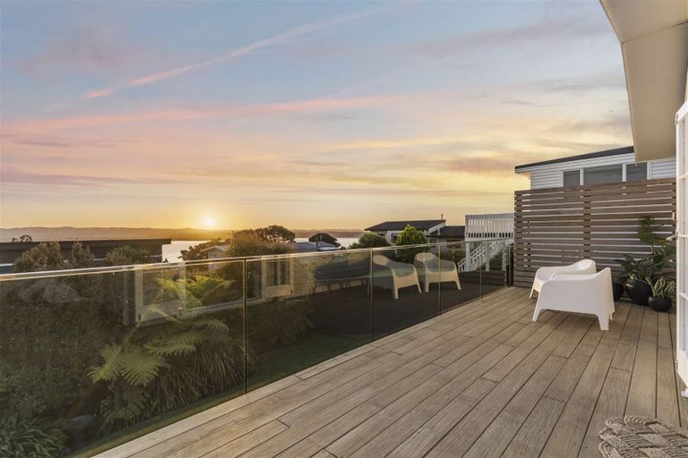 Photo of property in 1/126 Rangatira Road, Beach Haven, Auckland, 0626