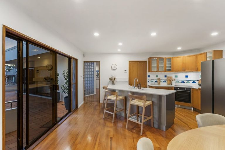 Photo of property in 1/52 Masterton Road, Rothesay Bay, Auckland, 0630