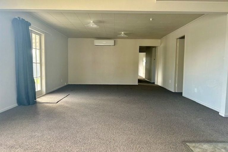 Photo of property in 11 Domett Street, Waitara, 4320