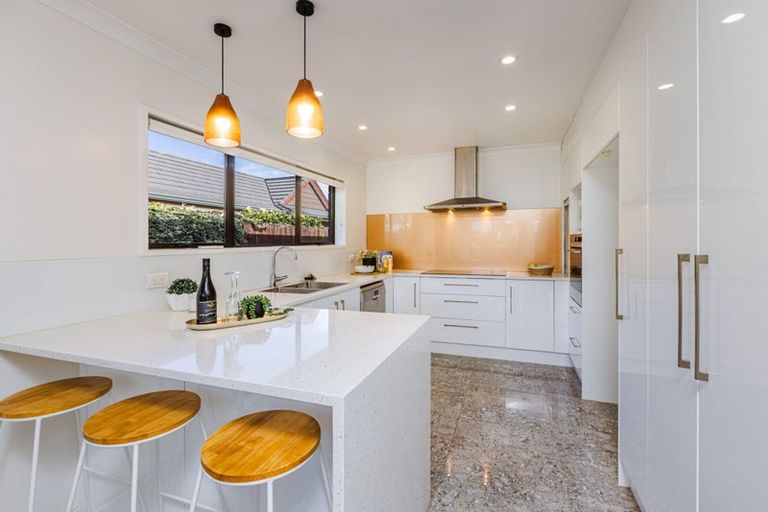 Photo of property in 7 Zenith Place, Conifer Grove, Takanini, 2112