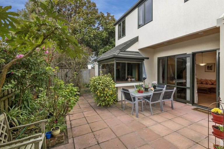 Photo of property in 84a Hinau Street, Riccarton, Christchurch, 8041