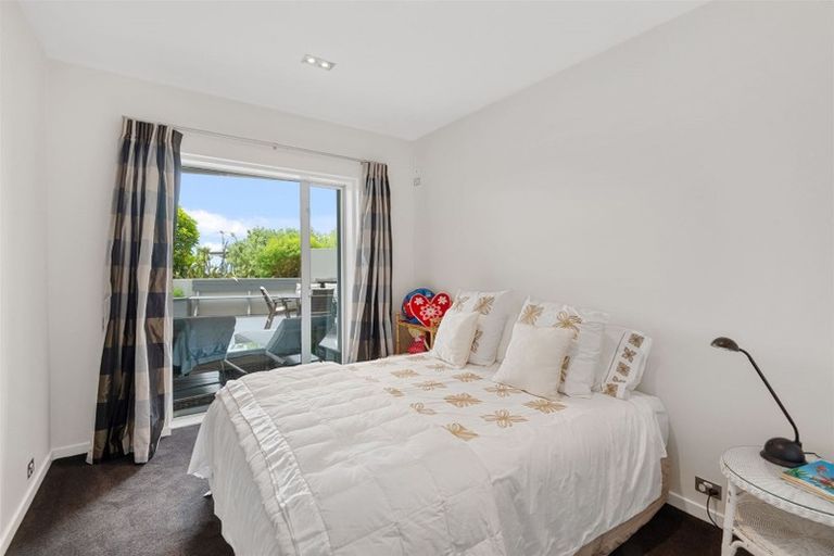 Photo of property in 1 Ti Kouka Eco Lane, Redcliffs, Christchurch, 8081