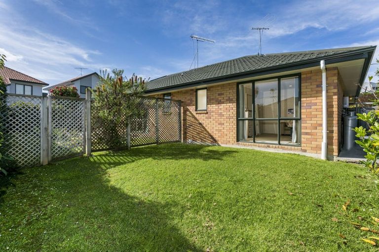 Photo of property in 100 Greenhithe Road, Greenhithe, Auckland, 0632