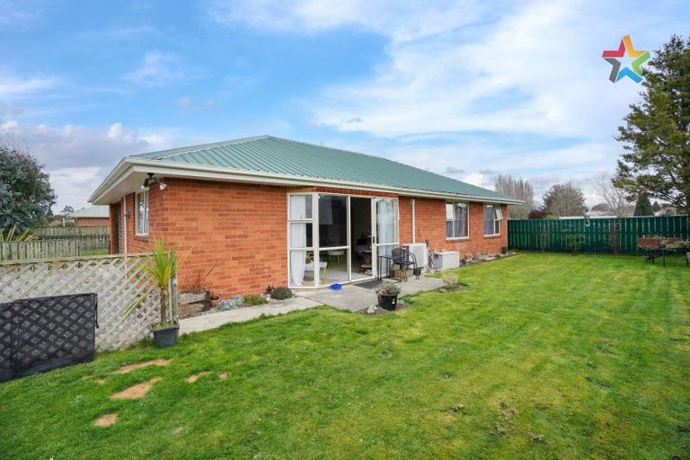 Photo of property in 6 Manse Street, Edendale, 9825