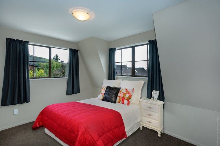 Photo of property in 21 Laing Crescent, Heathcote Valley, Christchurch, 8022