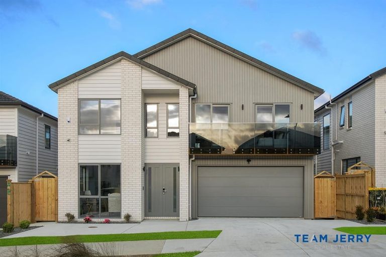 Photo of property in 21 Knockanara Drive, Flat Bush, Auckland, 2019