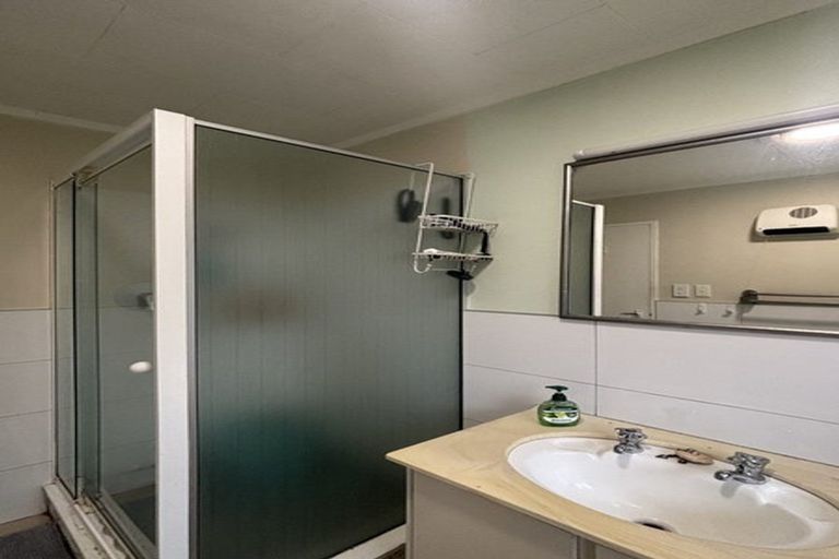 Photo of property in 8 He Awa Crescent, Waikanae, 5036