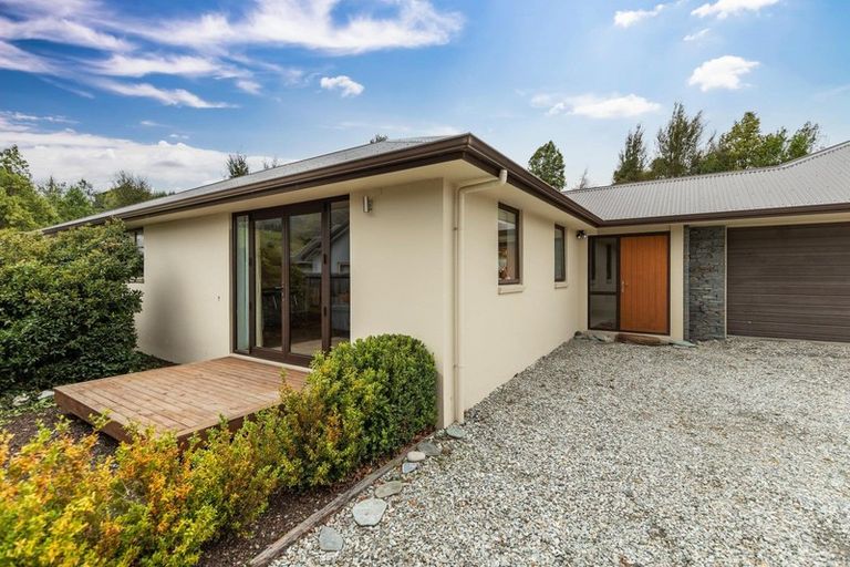 Photo of property in 28 Quill Street, Lake Hayes, Queenstown, 9304