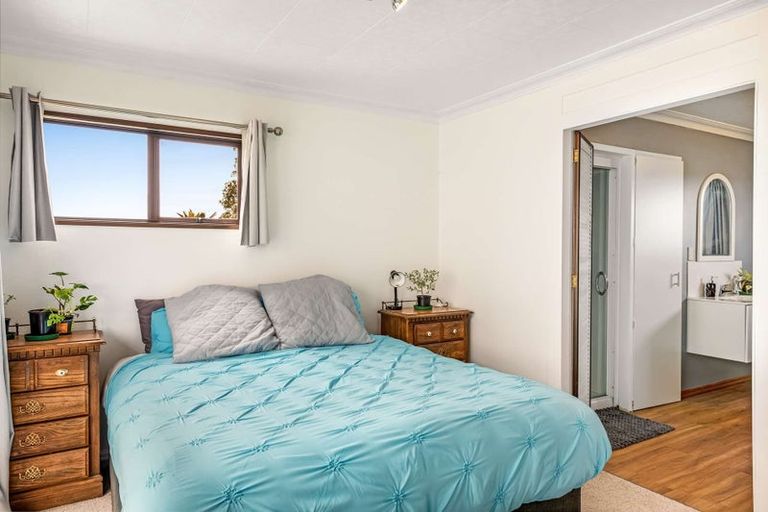 Photo of property in 17 Henley Street, Westport, 7825